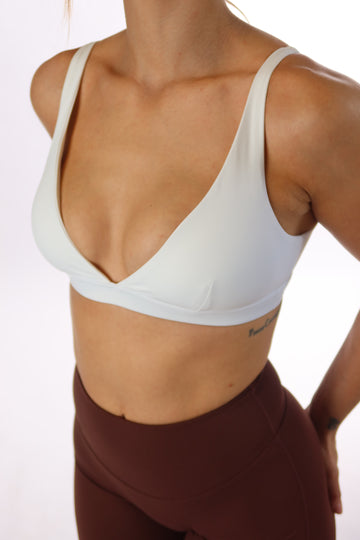 SCULPT TRIANGLE TOP WHITE